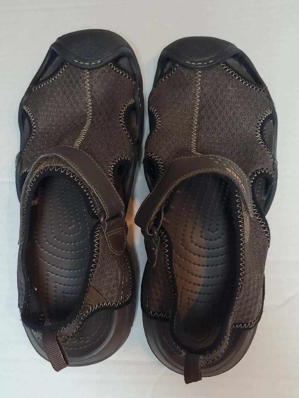 CROCS Men's Swiftwater Mesh Deck Sandals Brown Size 11 Slip On Comfort Low Top - Picture 1 of 8